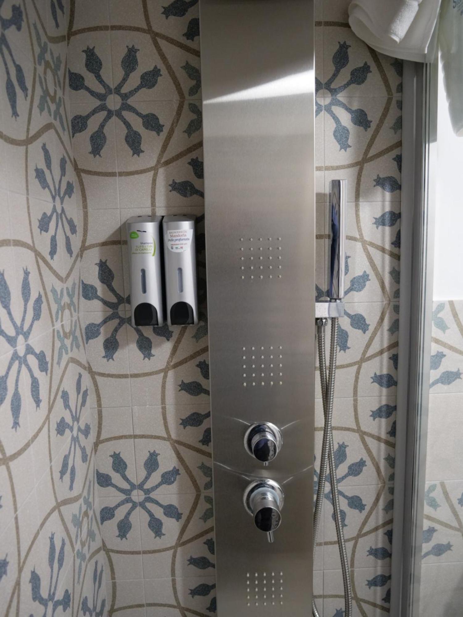Apartamento Porta Venosina Luxury House - Wifi E Netflix Gratis Melfi Exterior foto